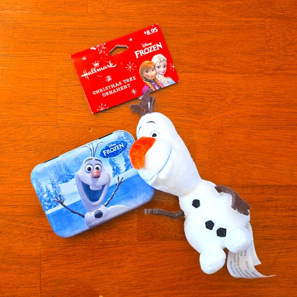 Olaf Plush Ornament & Tin